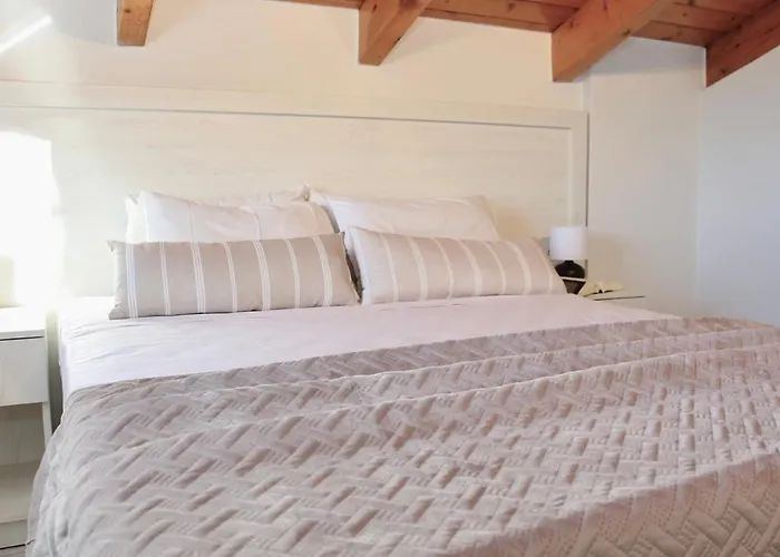 Lightful Attic At Regina Apartments